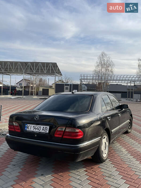 Седан Mercedes-Benz E-Class 2000 в Білій Церкві