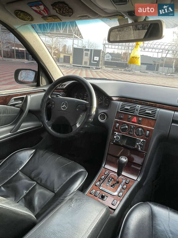 Седан Mercedes-Benz E-Class 2000 в Білій Церкві