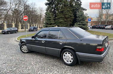 Седан Mercedes-Benz E-Class 1994 в 