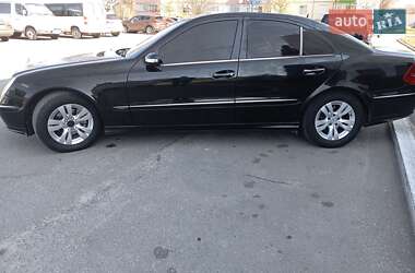 Седан Mercedes-Benz E-Class 2004 в 