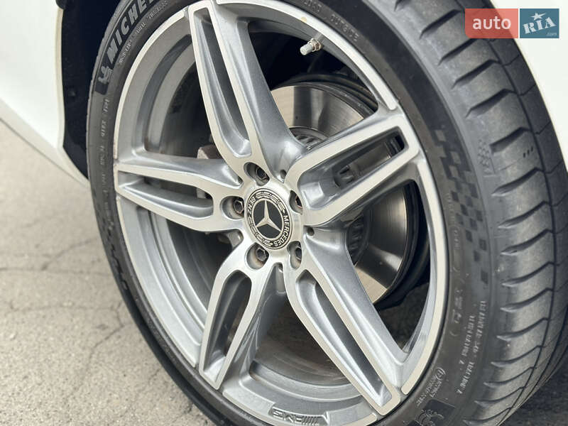 Седан Mercedes-Benz E-Class 2017 в Киеве