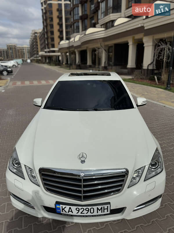 Седан Mercedes-Benz E-Class 2011 в Софиевской Борщаговке