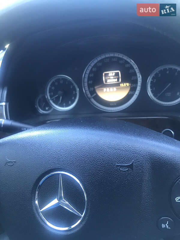 Седан Mercedes-Benz E-Class 2012 в Коломые