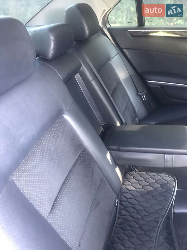 Седан Mercedes-Benz E-Class 2012 в Коломые