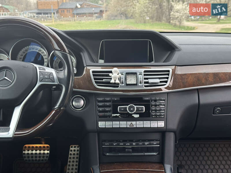 Седан Mercedes-Benz E-Class 2014 в Львові