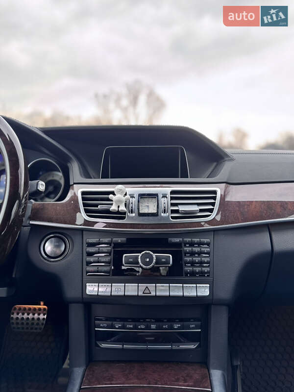 Седан Mercedes-Benz E-Class 2014 в Львові