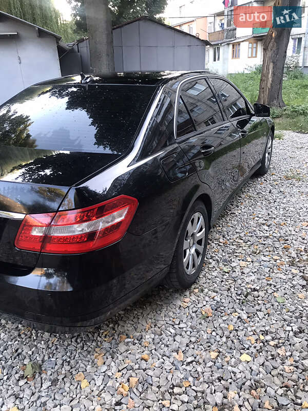 Седан Mercedes-Benz E-Class 2012 в Коломые