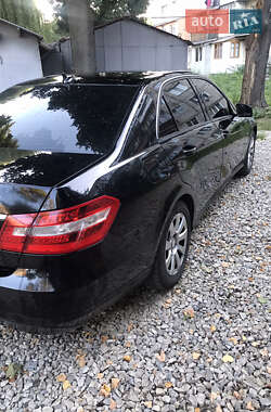 Седан Mercedes-Benz E-Class 2012 в 