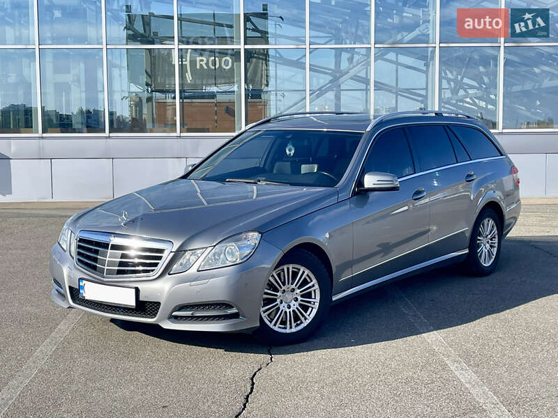 Універсал Mercedes-Benz E-Class 2012 в 