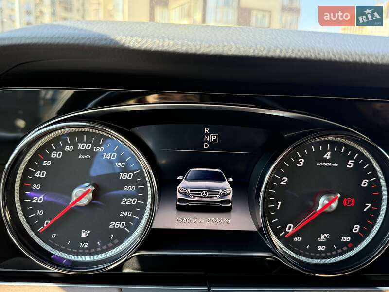 Седан Mercedes-Benz E-Class 2018 в Киеве
