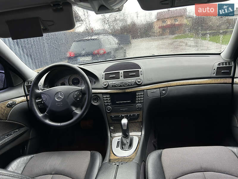 Седан Mercedes-Benz E-Class 2003 в Долине