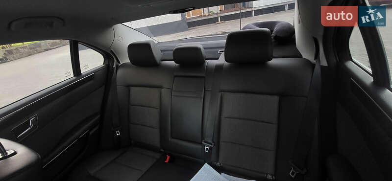 Седан Mercedes-Benz E-Class 2009 в Краматорську