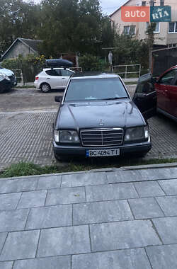 Седан Mercedes-Benz E-Class 1990 в 