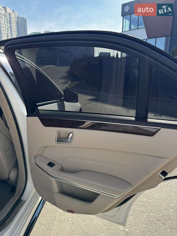 Седан Mercedes-Benz E-Class 2014 в Києві