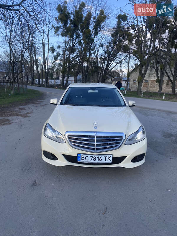 Седан Mercedes-Benz E-Class 2015 в Львове
