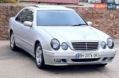 Седан Mercedes-Benz E-Class 2000 в 