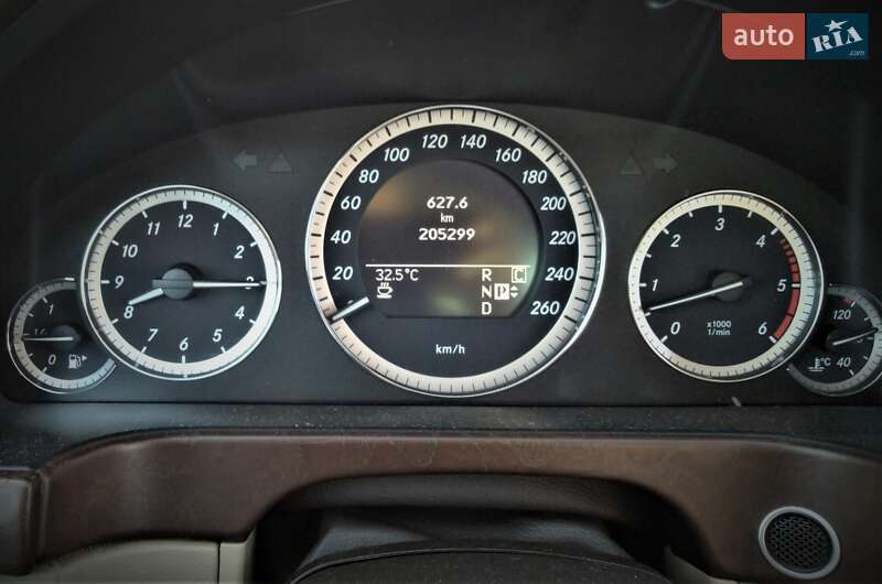 Седан Mercedes-Benz E-Class 2010 в Киеве