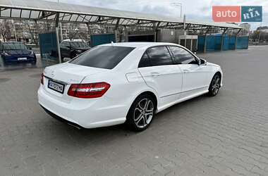 Седан Mercedes-Benz E-Class 2012 в 