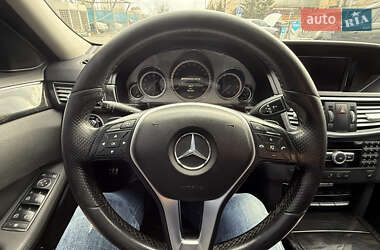 Седан Mercedes-Benz E-Class 2012 в 
