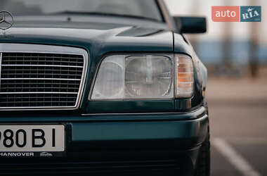 Седан Mercedes-Benz E-Class 1994 в 