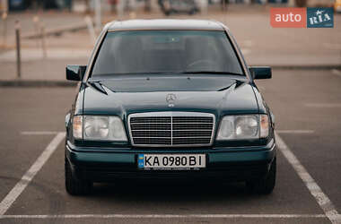Седан Mercedes-Benz E-Class 1994 в 