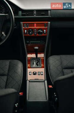 Седан Mercedes-Benz E-Class 1994 в 