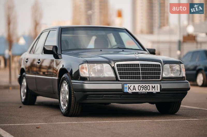 Mercedes-Benz E-Class 1993