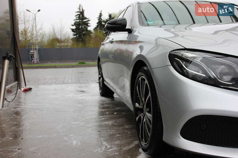 Седан Mercedes-Benz E-Class 2017 в Днепре