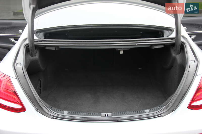 Седан Mercedes-Benz E-Class 2017 в Днепре