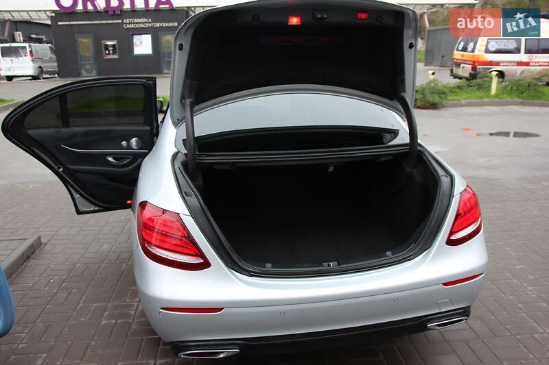 Седан Mercedes-Benz E-Class 2017 в Днепре