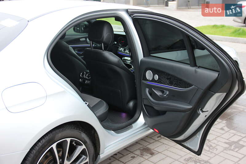 Седан Mercedes-Benz E-Class 2017 в Днепре