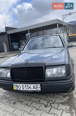 Седан Mercedes-Benz E-Class 1986 в 