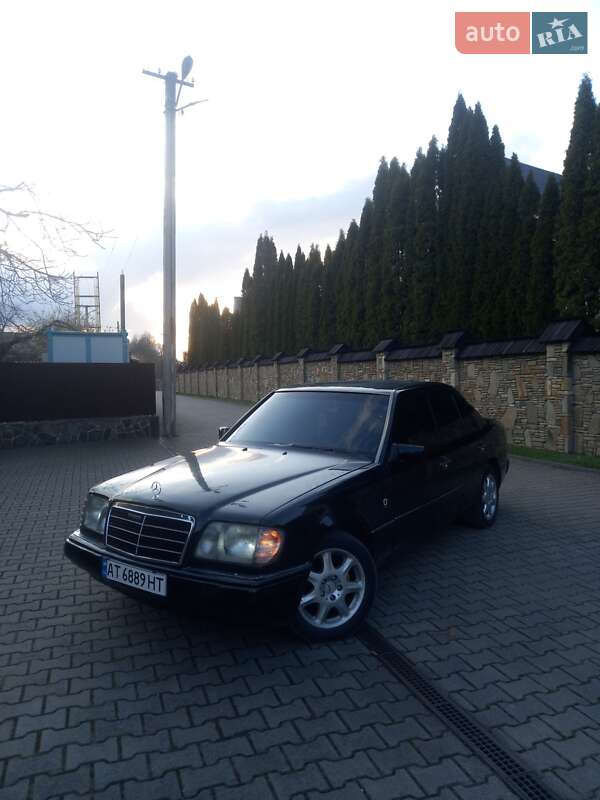 Седан Mercedes-Benz E-Class 1992 в 