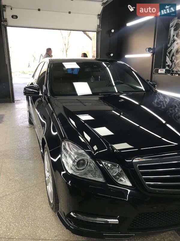 Mercedes-Benz E-Class 2011