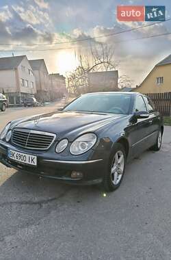 Седан Mercedes-Benz E-Class 2002 в 