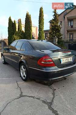 Седан Mercedes-Benz E-Class 2002 в 