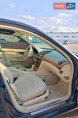 Седан Mercedes-Benz E-Class 2002 в 