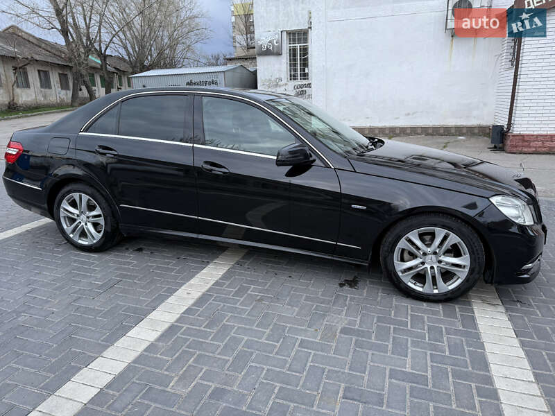 Седан Mercedes-Benz E-Class 2012 в Кропивницькому