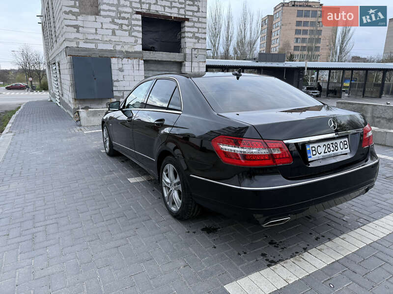 Седан Mercedes-Benz E-Class 2012 в Кропивницькому