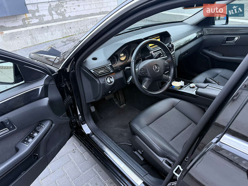 Седан Mercedes-Benz E-Class 2012 в Кропивницькому