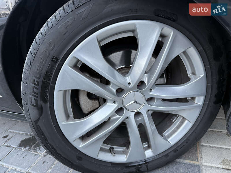 Седан Mercedes-Benz E-Class 2012 в Кропивницькому