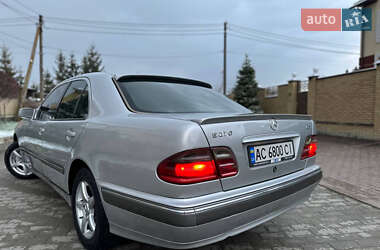 Седан Mercedes-Benz E-Class 2000 в 