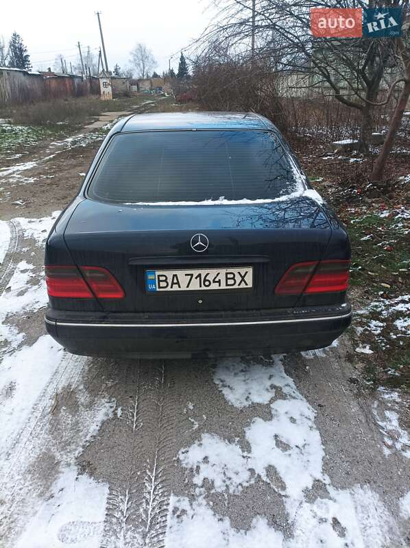 Седан Mercedes-Benz E-Class 1999 в Долинской