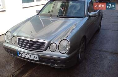 Седан Mercedes-Benz E-Class 2000 в 