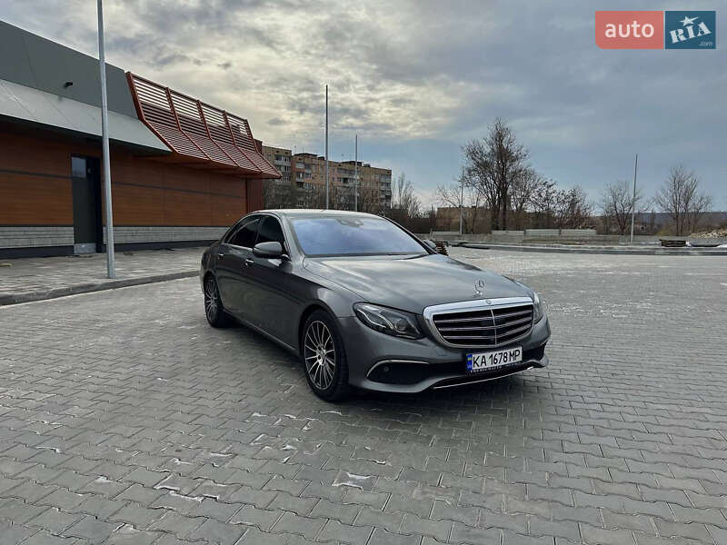 Седан Mercedes-Benz E-Class 2016 в Кривом Роге