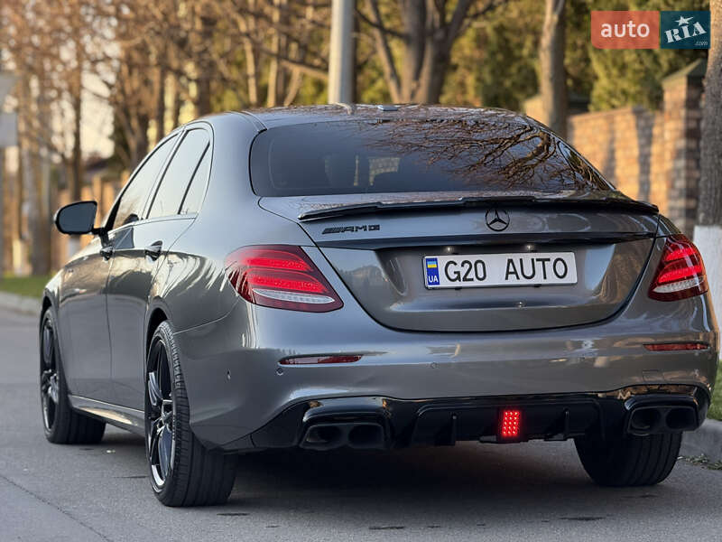 Седан Mercedes-Benz E-Class 2017 в Києві