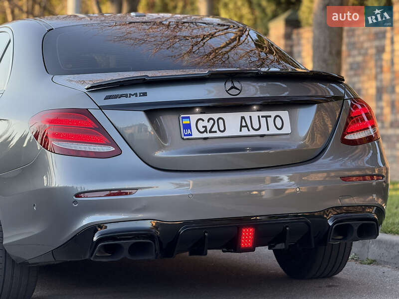 Седан Mercedes-Benz E-Class 2017 в Києві