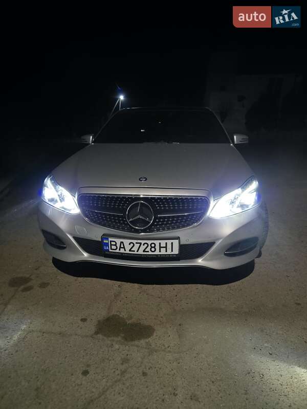 Седан Mercedes-Benz E-Class 2013 в Умані