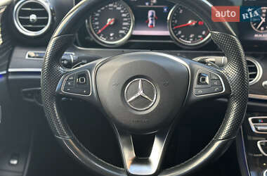 Седан Mercedes-Benz E-Class 2017 в 