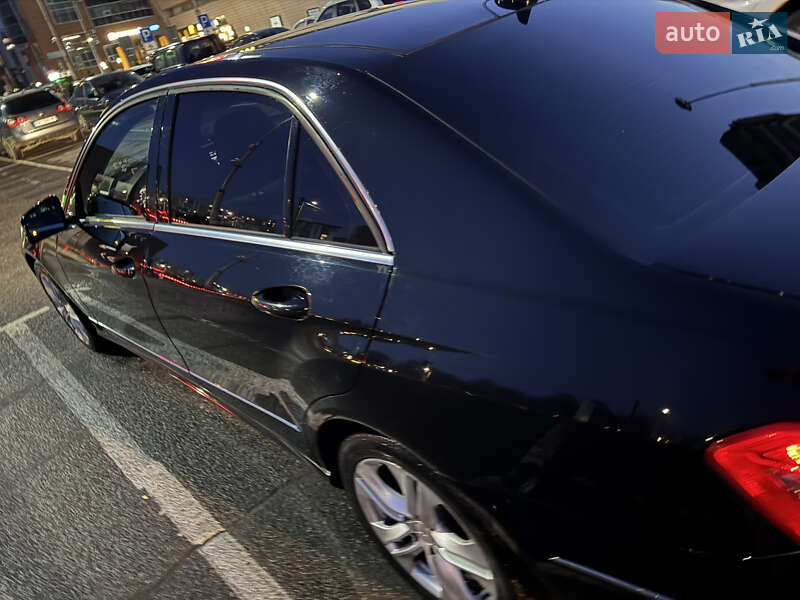 Седан Mercedes-Benz E-Class 2011 в Львове